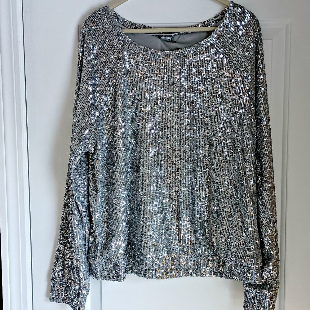 NEW! EXQUISITE SILVER SEQUIN BLOUSE EVENING WEAR